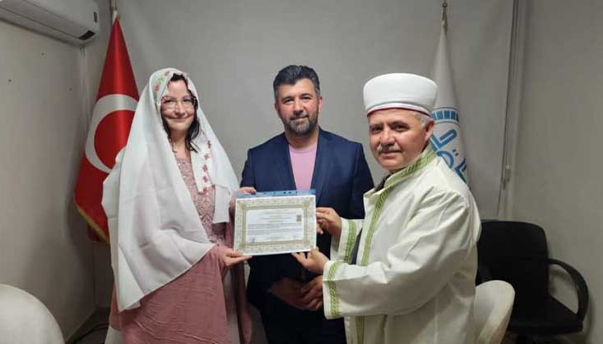 Alman hemşire Jaenine İslam’ı seçti, ‘Canan’ oldu