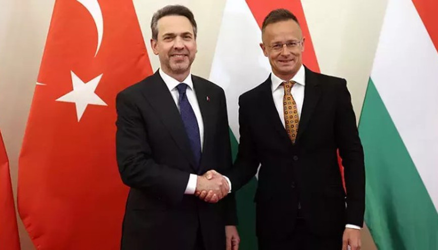 Türkiye, Macaristan’la imzalanan imtiyaz anlaşmasıyla ülkedeki sahalarda ortaklığını resmileştirdi Türkiye, Macaristan’la imzalanan imtiyaz anlaşmasıyla ülkedeki sahalarda ortaklığını resmileştirdi