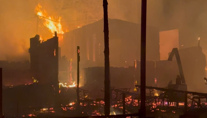 Şilede 6 restoran alev alev yandı: 3 yaralı