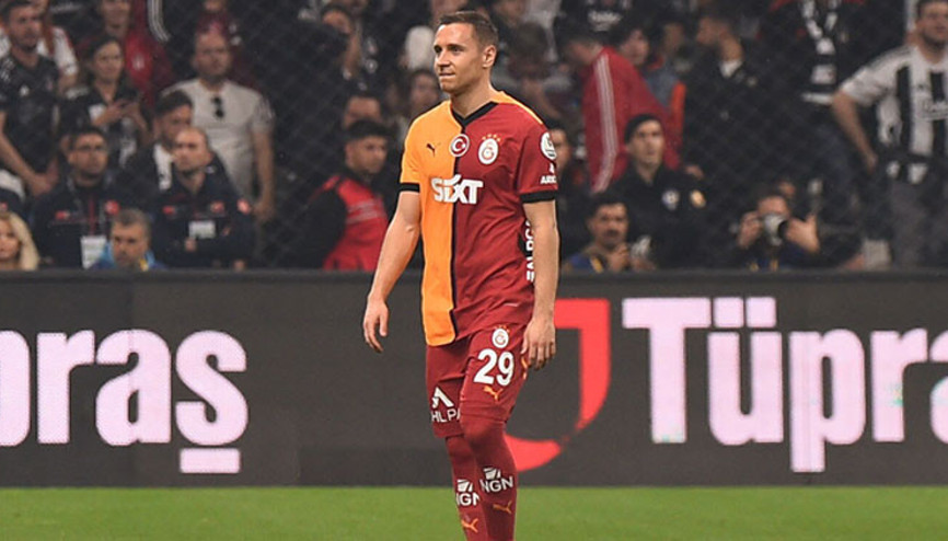 Galatasarayda yıldız oyuncunun geleceği belli oldu