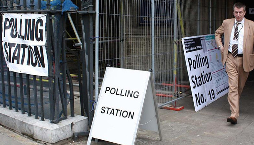 İngiltere yerel seçimler için sandık başına gitti