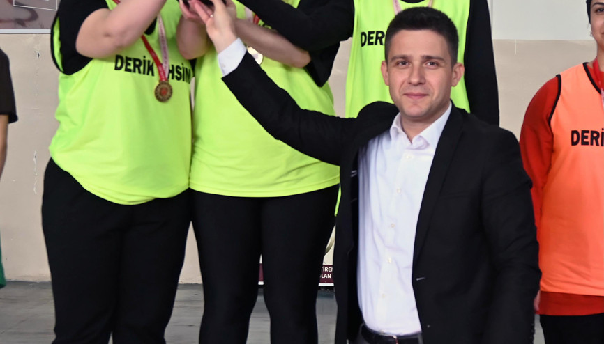 Derikte, bağımlılığa karşı farkındalık için basketbol turnuvası düzenlendi Derikte, bağımlılığa karşı farkındalık için basketbol turnuvası düzenlendi