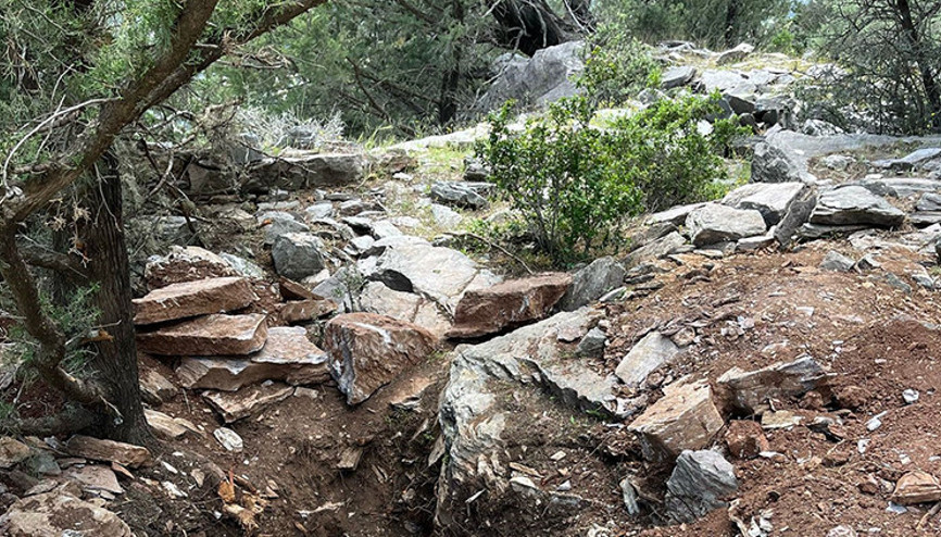 Eski vali ile emekli albay suçüstü yakalandı