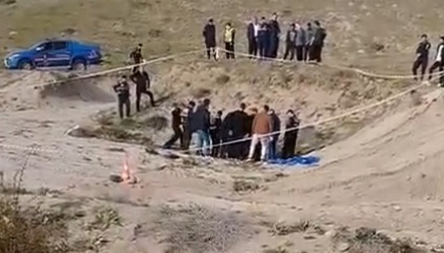 Nevşehirde battaniyeye sarılıp toprağa gömülmüş erkek cesedi bulundu