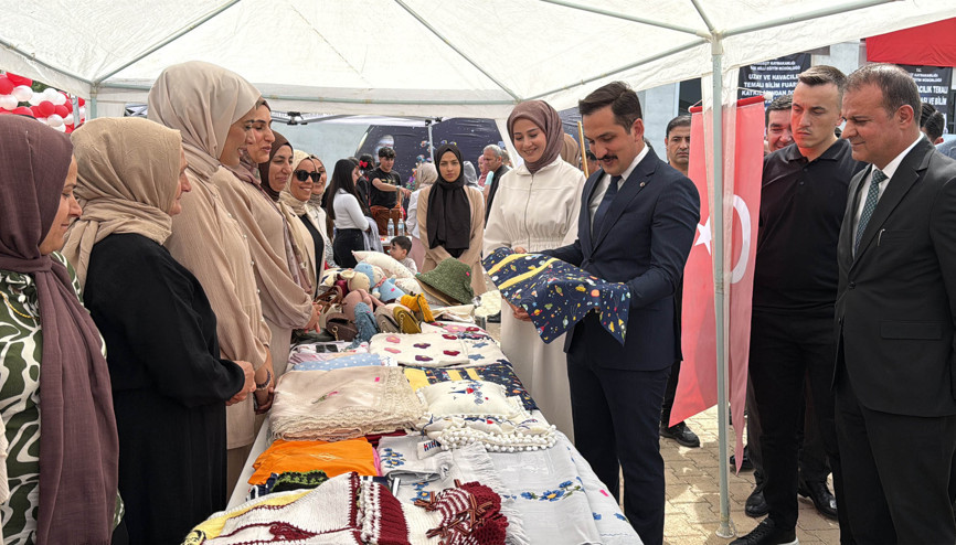 Dargeçit’te kadınlar, ürettikleri el emeği ürünlerini sergiledi