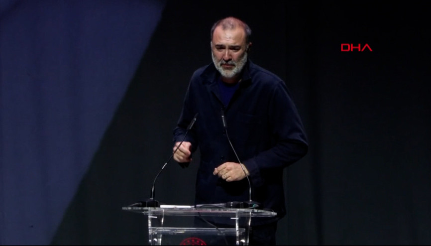 Sırrı Süreyya Öndere veda Berkun Oyanın gözyaşları...