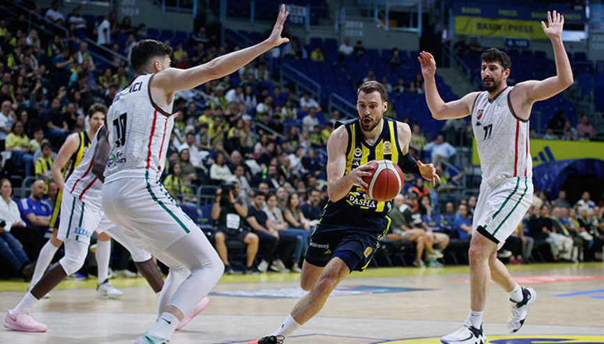 Fenerbahçe Bekodan Karşıyakaya 11 sayı fark