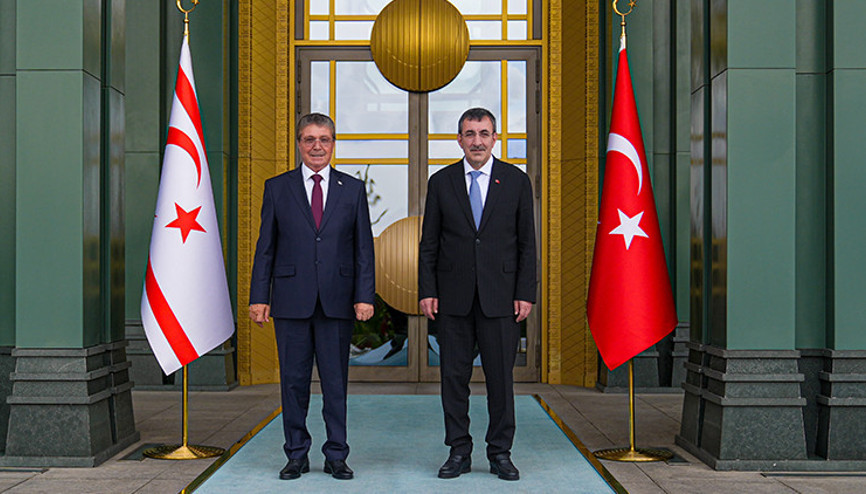 Cumhurbaşkanı Yardımcısı Cevdet Yılmaz, KKTC Başbakanı Üstel ile görüştü