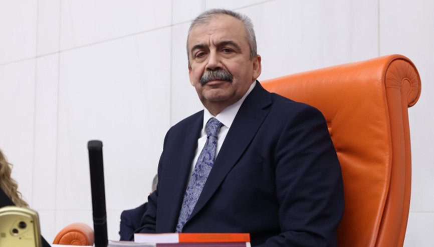 SON DAKİKA HABERİ: ‘Sırrı Süreyya Önder’in aracında düzenek bulunmuştu’ DEM Parti’den suikast iddiası açıklaması SON DAKİKA HABERİ: ‘Sırrı Süreyya Önder’in aracında düzenek bulunmuştu’ DEM Parti’den suikast iddiası açıklaması