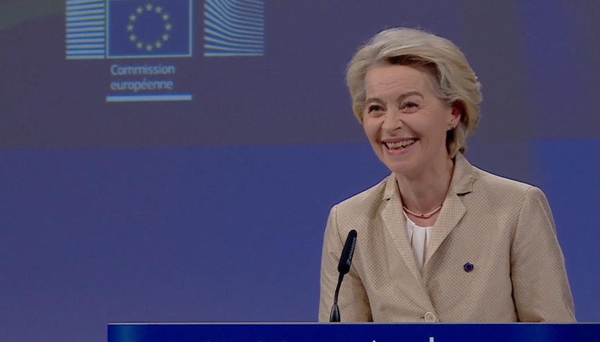 Von der Leyen’den Trump’a “İltifatlarını severim ama çözüm şart”