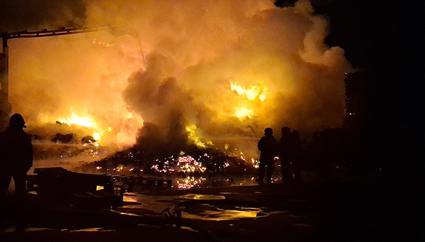 Bursada, palet fabrikasındaki yangın