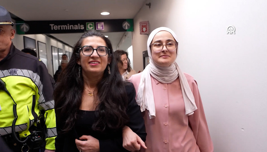 ABDde serbest bırakılan Rümeysa Öztürk, Logan Havalimanında basın açıklaması yaptı