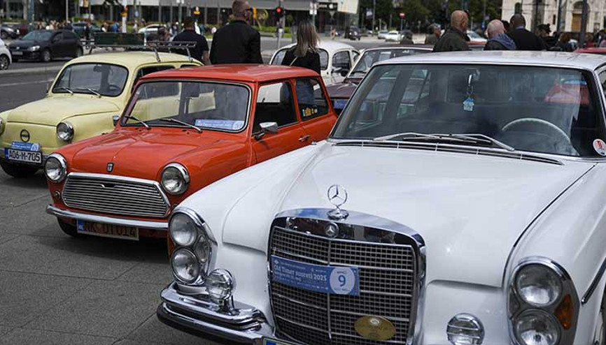 Klasik otomobil tutkunları Saraybosna’da buluştu