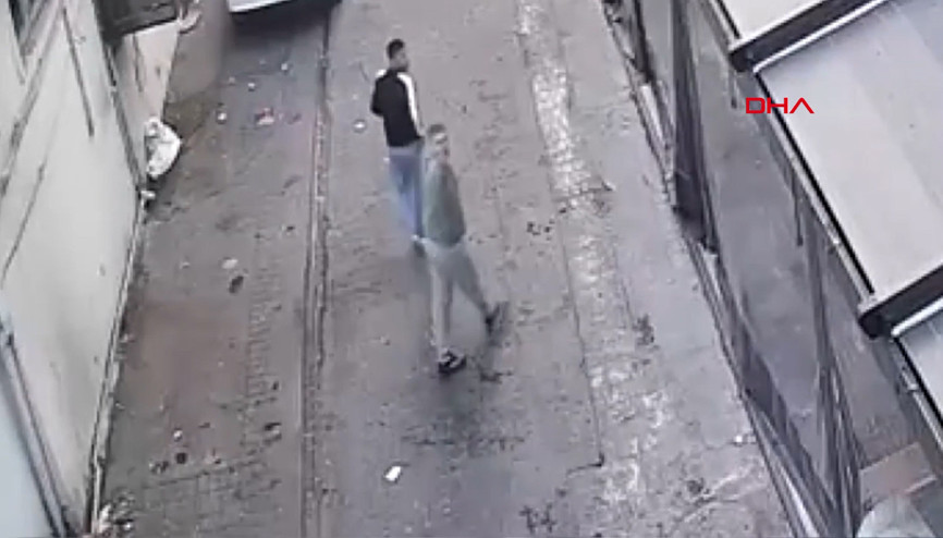 Beşiktaş’ta eğlence mekanına silahlı saldırı kamerada