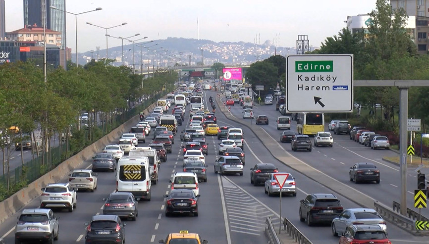 İstanbul - İstanbulda trafik yoğunluğu yüzde 63 İstanbul - İstanbulda trafik yoğunluğu yüzde 63