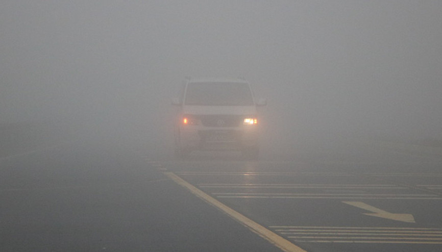 Sürücüler dikkat: Sis bastırdı, görüş mesafesi 25 metreye düştü