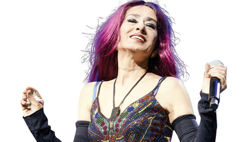 Yıldız Tilbe Harbiye’yi salladı