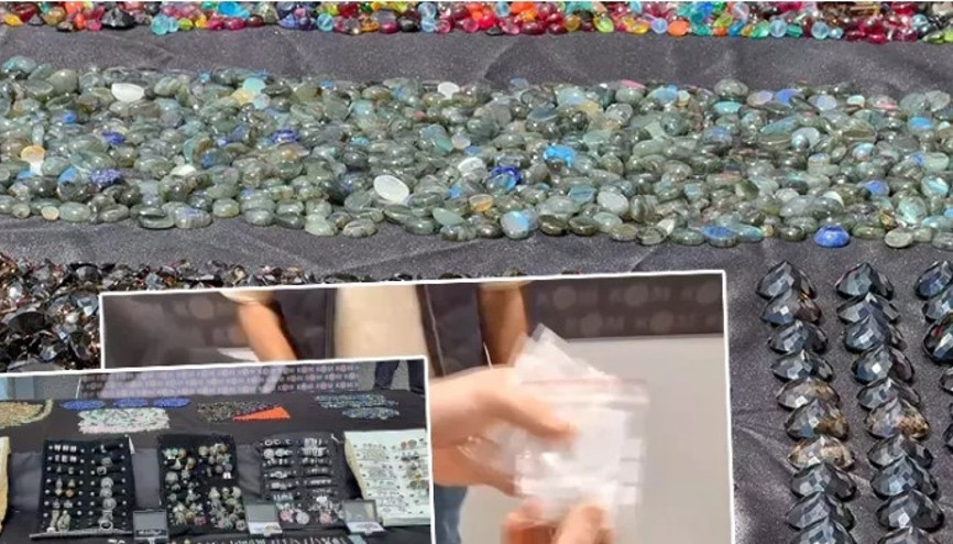 İstanbul’da pırlanta kaçakçılarına operasyon: 250 milyon liralık değerli taş ele geçirildi İstanbul’da pırlanta kaçakçılarına operasyon: 250 milyon liralık değerli taş ele geçirildi