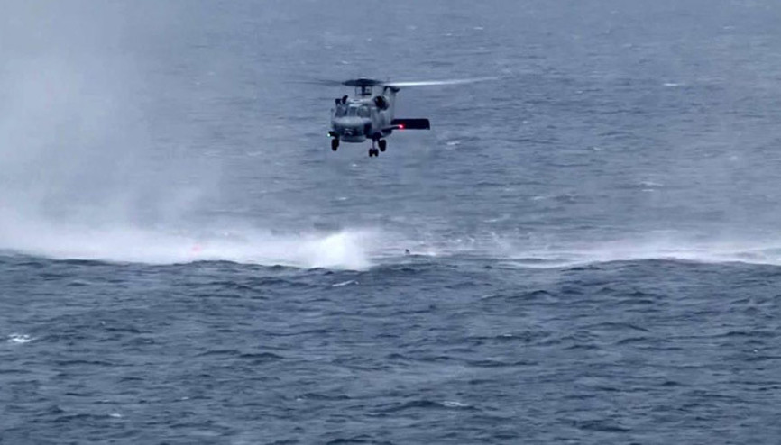 MSB: SH-70 helikopterimiz teknik bir arıza nedeniyle denize acil iniş yaptı