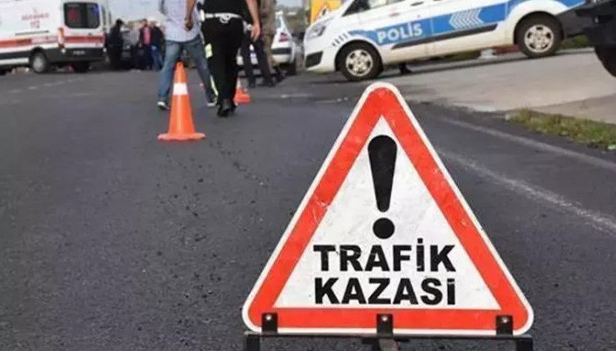 Manisa’da otomobilin çarptığı motosikletin sürücüsü ve eşi feci kazada hayatını kaybetti