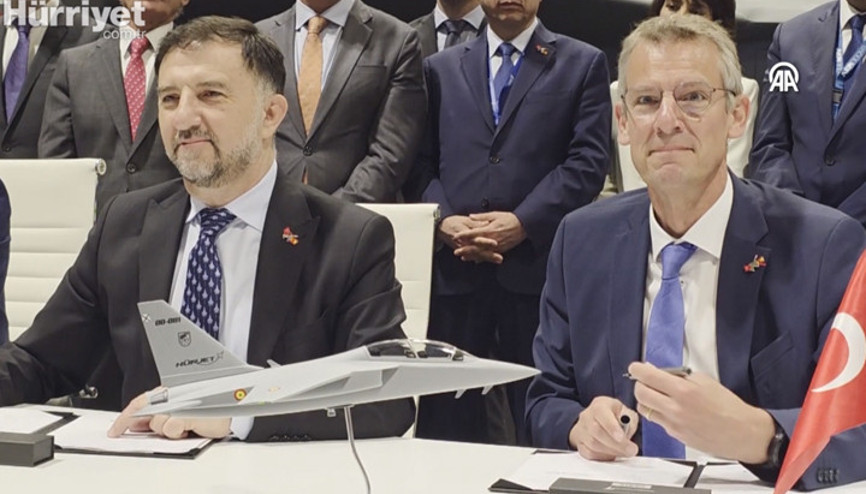 HÜRJETe NATO ve diğer dünya ülkelerinin kapısını açacak anlaşma İspanyada imzalandı HÜRJETe NATO ve diğer dünya ülkelerinin kapısını açacak anlaşma İspanyada imzalandı