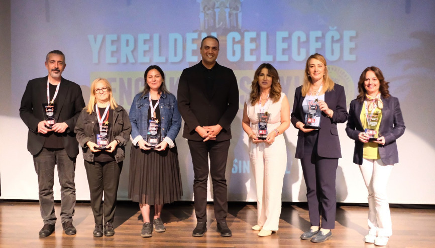 Gençler yerelden geleceğe iz bıraktı: İzmir’de farkındalık çalıştayı Gençler yerelden geleceğe iz bıraktı: İzmir’de farkındalık çalıştayı
