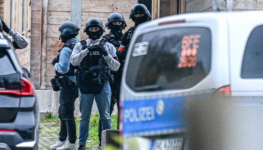 İki polis, uyuşturucu çetesini haraca bağlamış