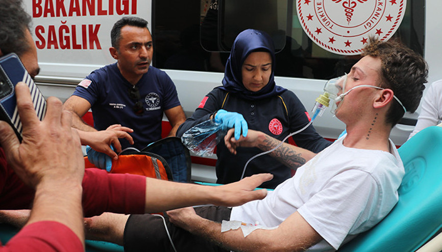Korku evindeki testere kâbusa neden oldu: 3 kişiyi mahalleli kurtardı