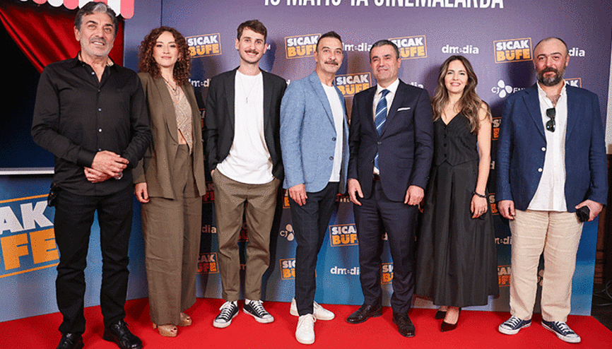 Komedinin sevilen yüzleri bir arada... Sıcak Büfeden kahkaha taştı