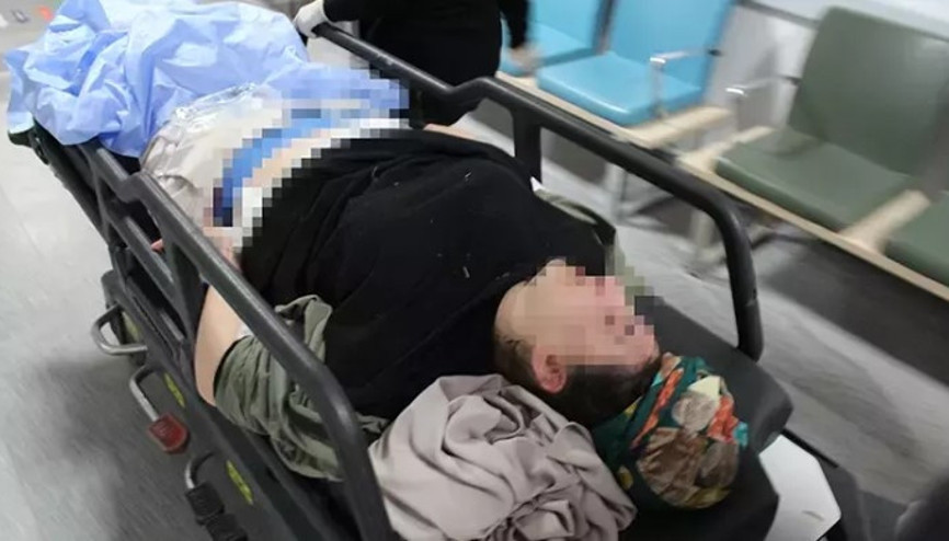Parkta cebindeki tabancayı çıkarırken kendini vurdu, yaralı olarak hastaneye kaldırıldı