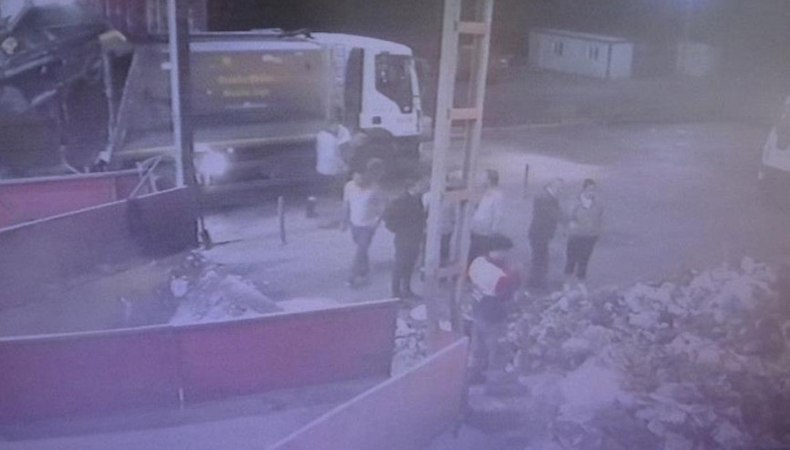 Annesinden hatıra kalan kolye, yanlışlıkla çöpe atıldı 7 ton çöpün içinde bulundu