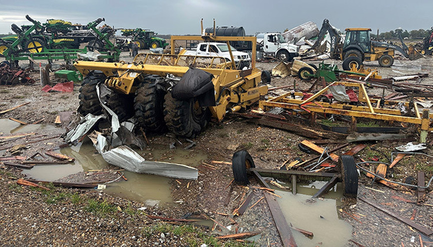 ABDyi fırtına ve hortum vurdu: 23 ölü
