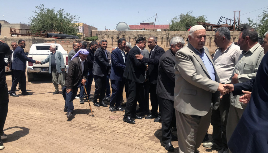 Mardin’de iki aile arasındaki husumet, barış töreni ile son buldu Mardin’de iki aile arasındaki husumet, barış töreni ile son buldu