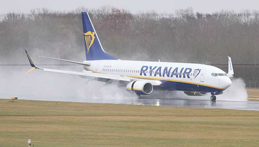 Ryanair’in kârı düşük bilet fiyatlarının etkisiyle azaldı