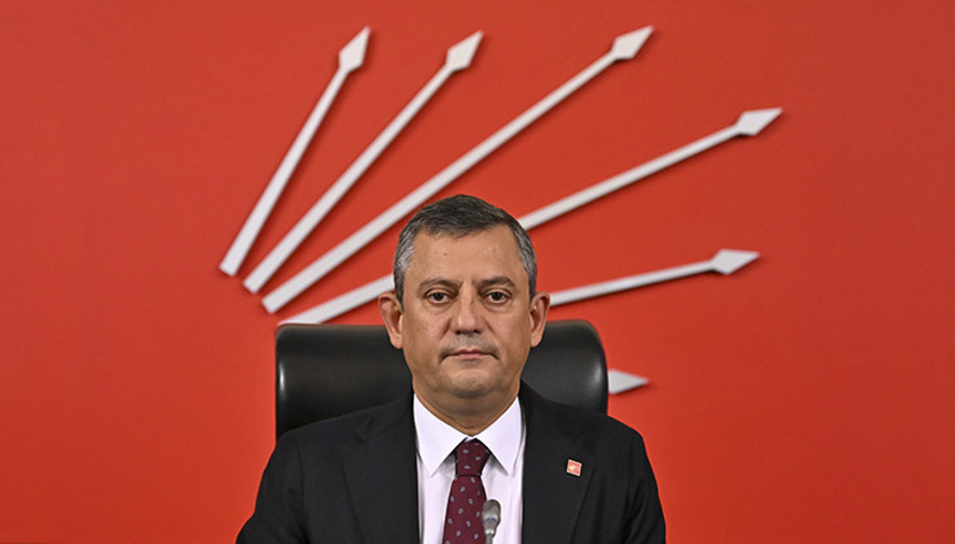 Özgür Özel, 10uncu Cumhurbaşkanı Ahmet Necdet Sezer ve eski CHP genel başkanları ile görüştü