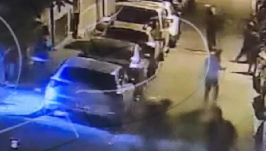 Beşiktaş’ta yan bakma kavgası Kaldırım taşıyla başına vuranlara silahla ateş açtı: 7 yaralı Beşiktaş’ta yan bakma kavgası Kaldırım taşıyla başına vuranlara silahla ateş açtı: 7 yaralı