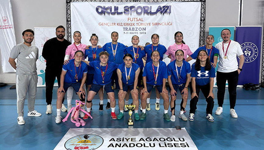 Asiye Ağaoğlu Anadolu Lisesi Kız Futsal Takımı, dünya kupası yolcusu Asiye Ağaoğlu Anadolu Lisesi Kız Futsal Takımı, dünya kupası yolcusu