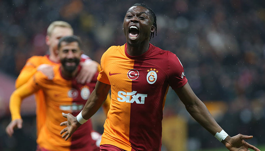 Werder Bremenden Derrick Köhn açıklaması Galatasaray ile görüşmeler sürüyor