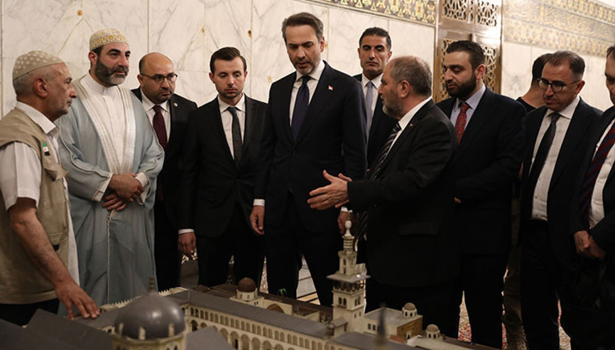 Enerji ve Tabii Kaynaklar Bakanı Bayraktar, Şamda Emevi Camisini ziyaret etti