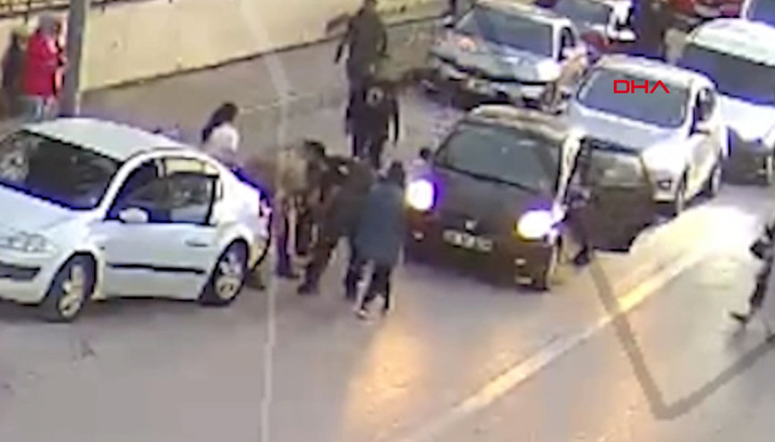 Boğazına yiyecek takılan bebek, Heimlich manevrası ile kurtarıldı