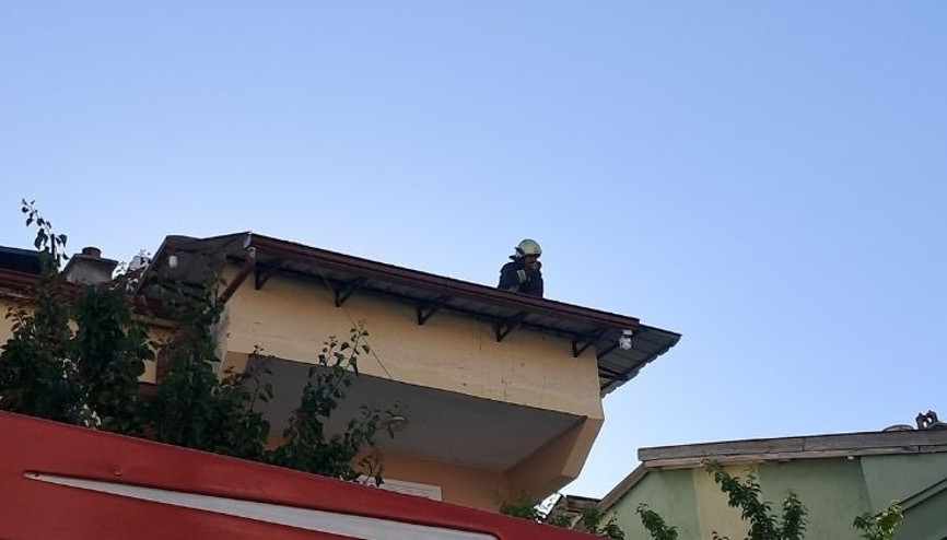 Korku dolu anlar Eşine kızdı, evi ateşe verdi