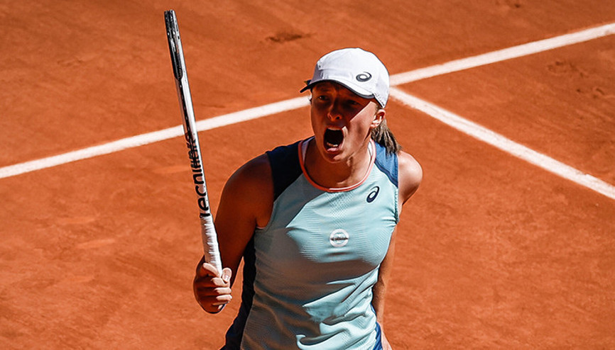 Toprağın kraliçesi Swiatek, Roland Garrosta üst üste 4. şampiyonluk için korta çıkacak
