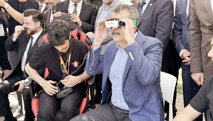 Milli Eğitim Bakanı Tekin robotlara start verdi