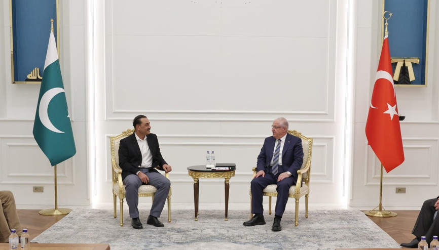 Milli Savunma Bakanı Güler, Pakistan Kara Kuvvetleri Komutanı Munir ile görüştü