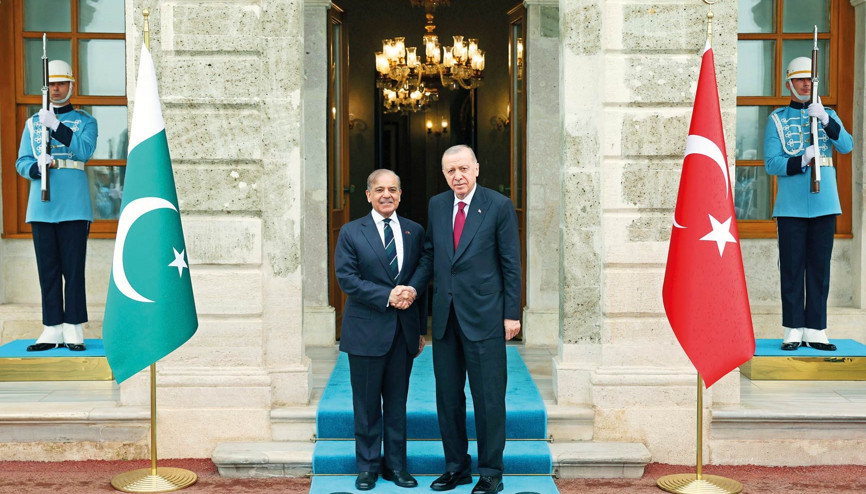 Pakistan Başbakanı Dolmabahçe’de