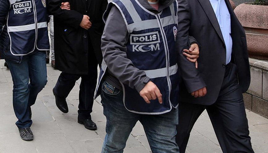 Künefe zincirine FETÖ/PDY operasyonu: 33 şüpheli gözaltına alındı... 40 milyon liralık hesap hareketleri ortaya çıktı Künefe zincirine FETÖ/PDY operasyonu: 33 şüpheli gözaltına alındı... 40 milyon liralık hesap hareketleri ortaya çıktı