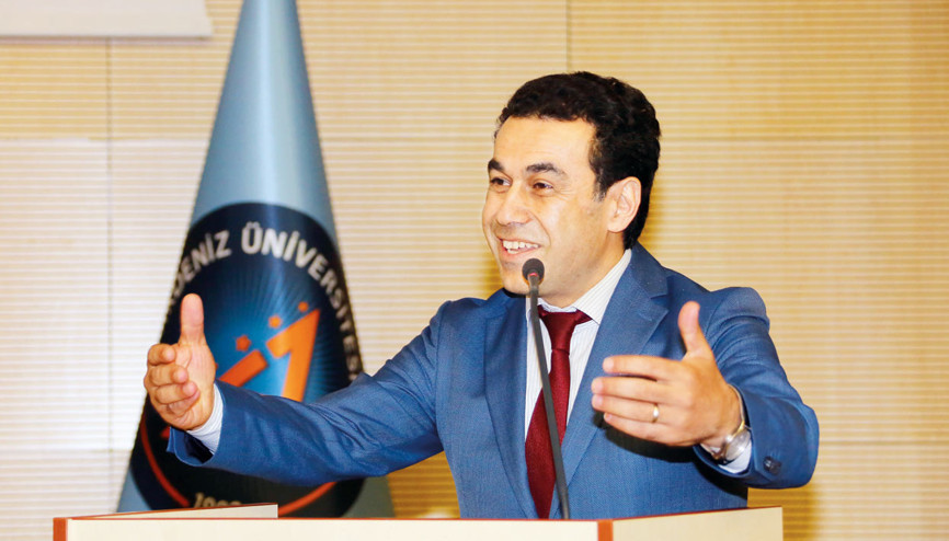 Üniversiteyi de devleti de öğrencileri de kandırdı... Profesör intihal