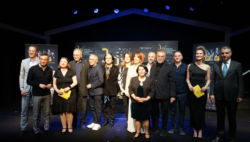 “12. Frankfurt Türk Tiyatro Festivali” “Yenilmez” oyunuyla perdeyi açtı