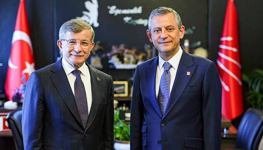 Özel, Davutoğlu ile bir araya geldi