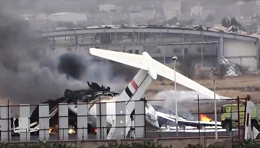 Yemenin başkentindeki Sana Havalimanı yine İsrailin hedefinde: Uçaklar bomba yağdırdı
